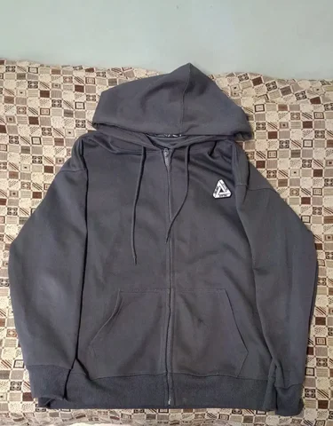 Продам зипку Palace размер L - частное объявление в Якутск