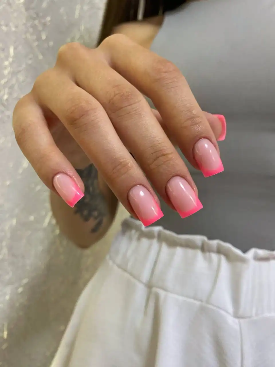 Услуги маникюра