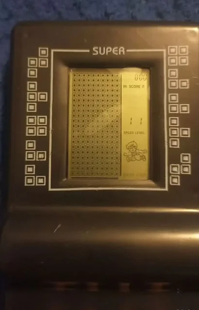 Рабочий с батарейками - Электроника в Краснодар