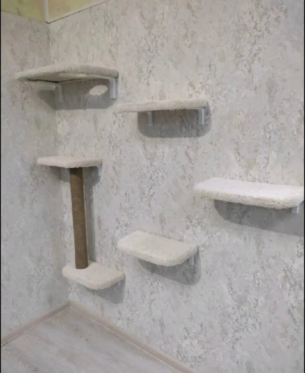 Когтеточки и домики для животных ручной работы