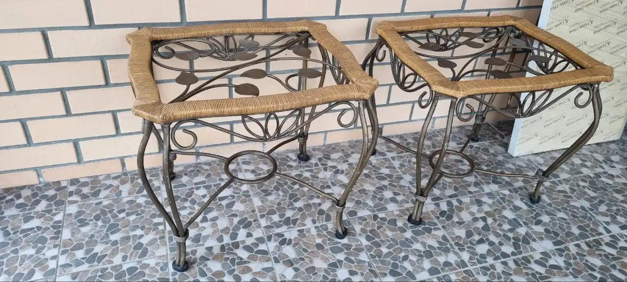 Декоративный кованый столик