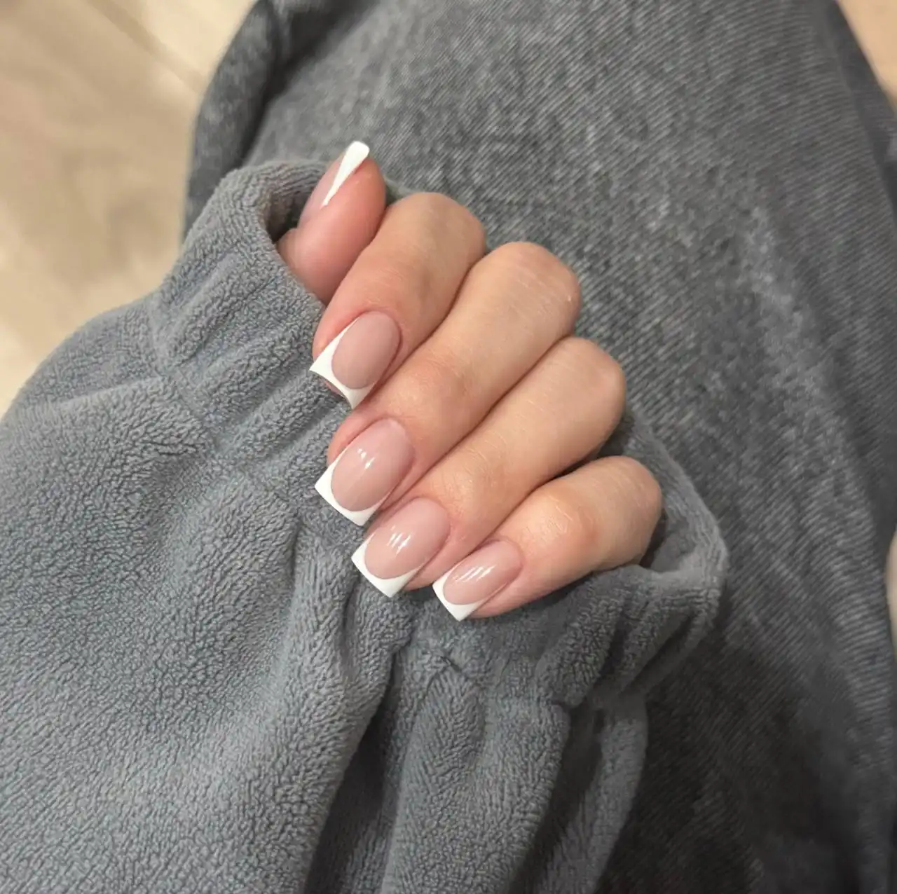 Комбинированный маникюр с укреплением гелем