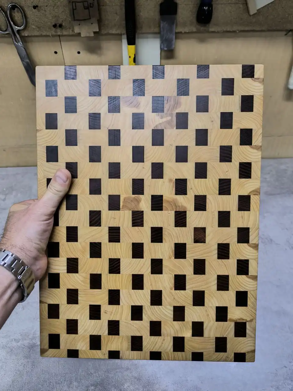 Торцевая разделочная доска из ясеня и термо-ясеня