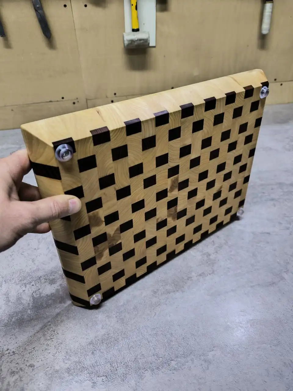 Торцевая разделочная доска из ясеня и термо-ясеня