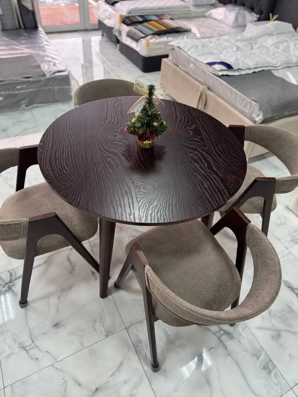 Комплект обеденный стол и стулья из массива бука