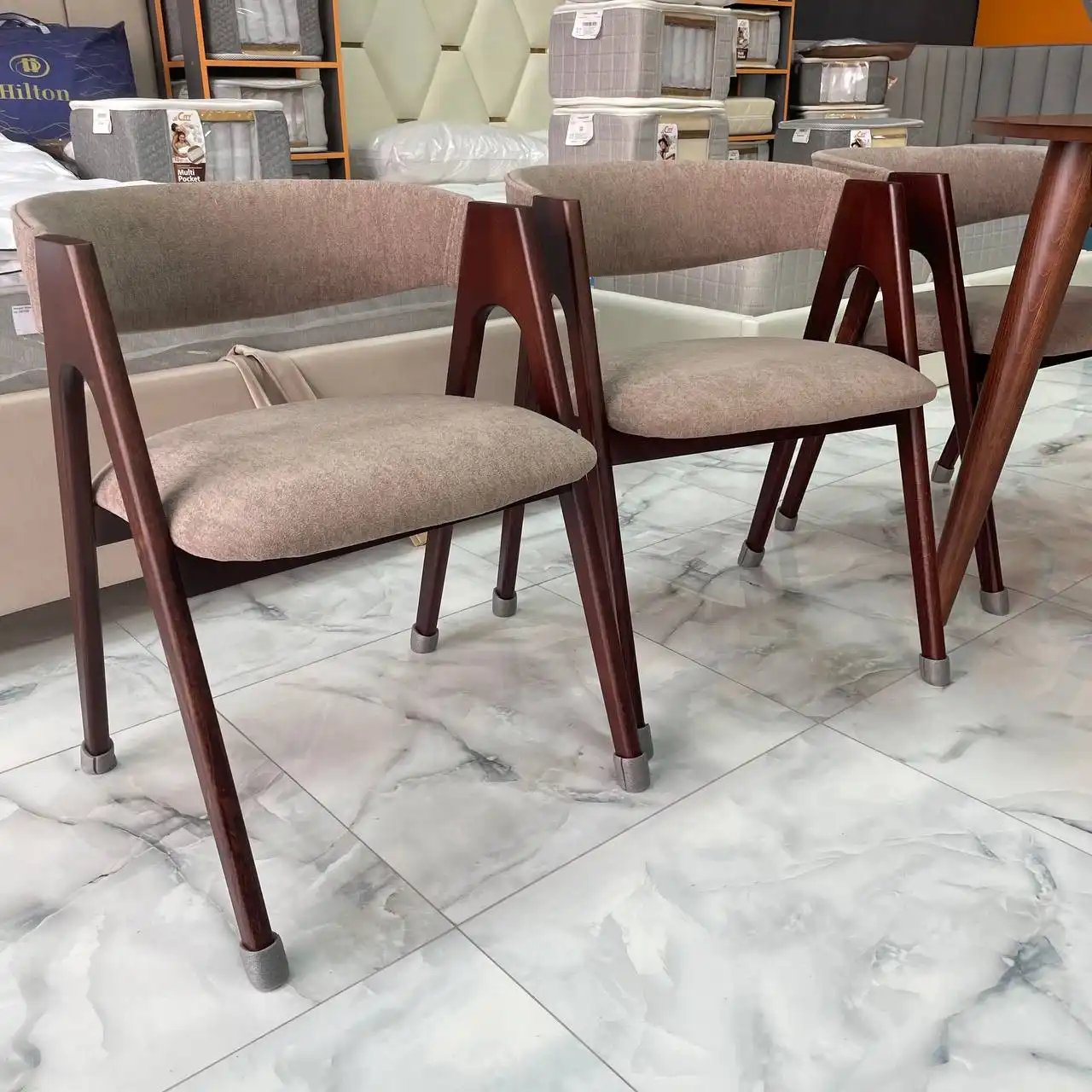 Комплект обеденный стол и стулья из массива бука