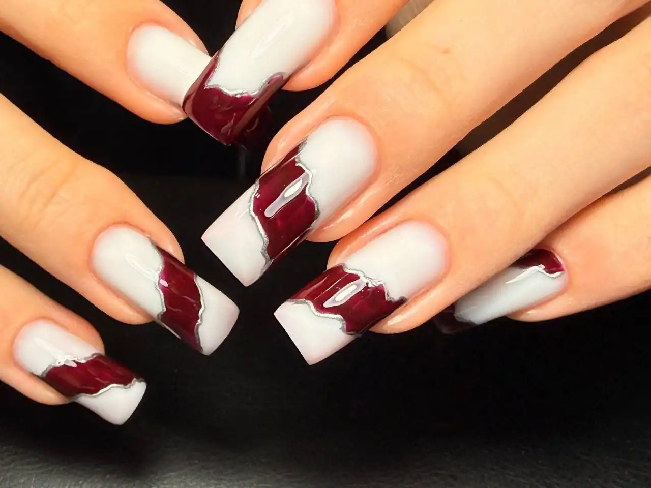 Услуги маникюра, педикюра и наращивания ногтей