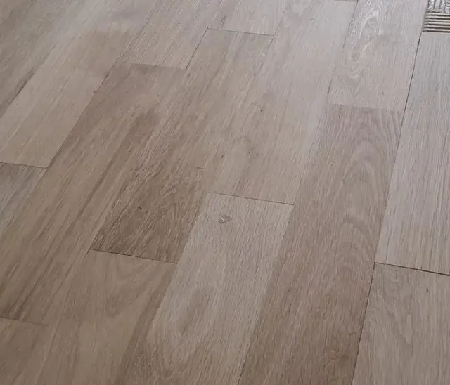 Продам паркет дуб 90х360 и керамогранитный плинтус - Растения в Краснодар