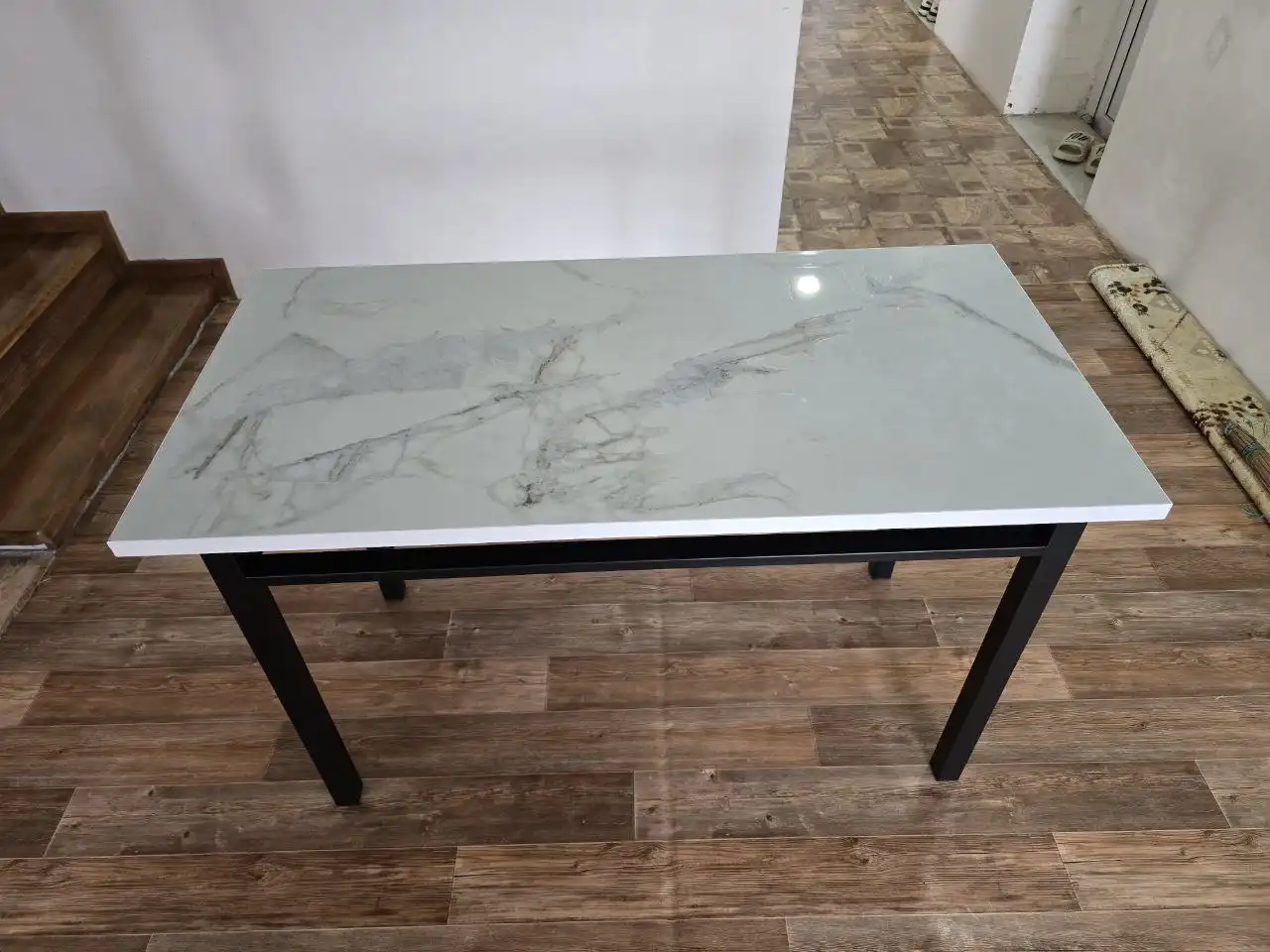 Продажа нового стола 1200×600 с керамогранитной столешницей - Мебель (Для дома и дачи) в Краснодар