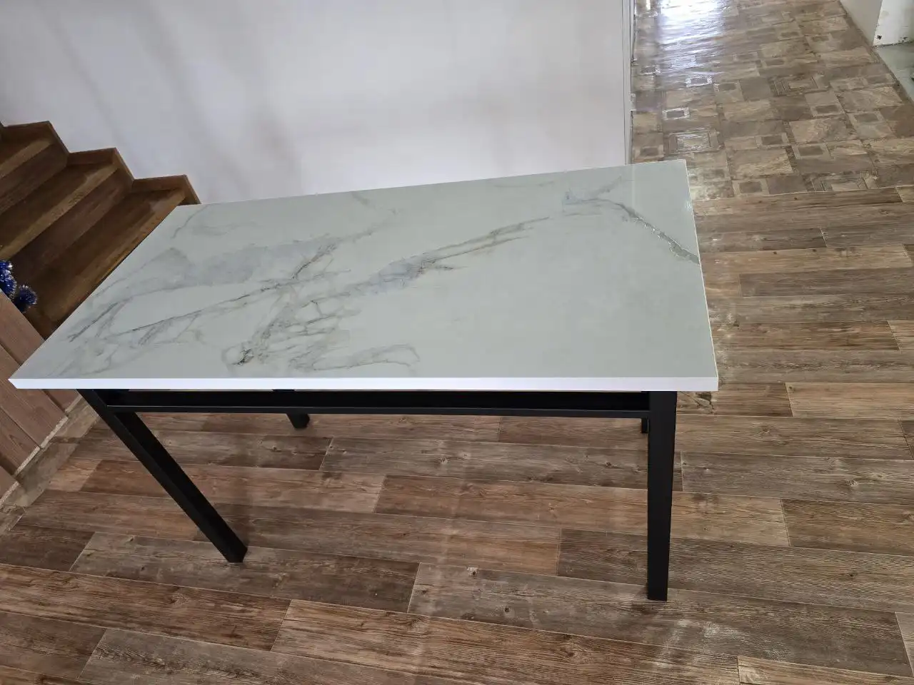 Продажа нового стола 1200×600 с керамогранитной столешницей - Мебель (Для дома и дачи) в Краснодар