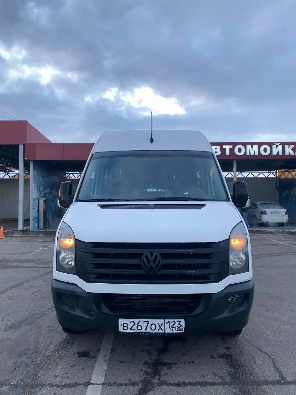 Услуги пассажирских перевозок на микроавтобусе Volkswagen Crafter - Пассажирские перевозки (Услуги) в Краснодар