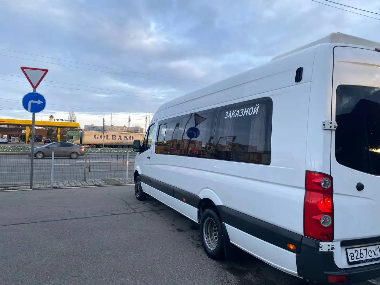 Услуги пассажирских перевозок на микроавтобусе Volkswagen Crafter - Пассажирские перевозки (Услуги) в Краснодар