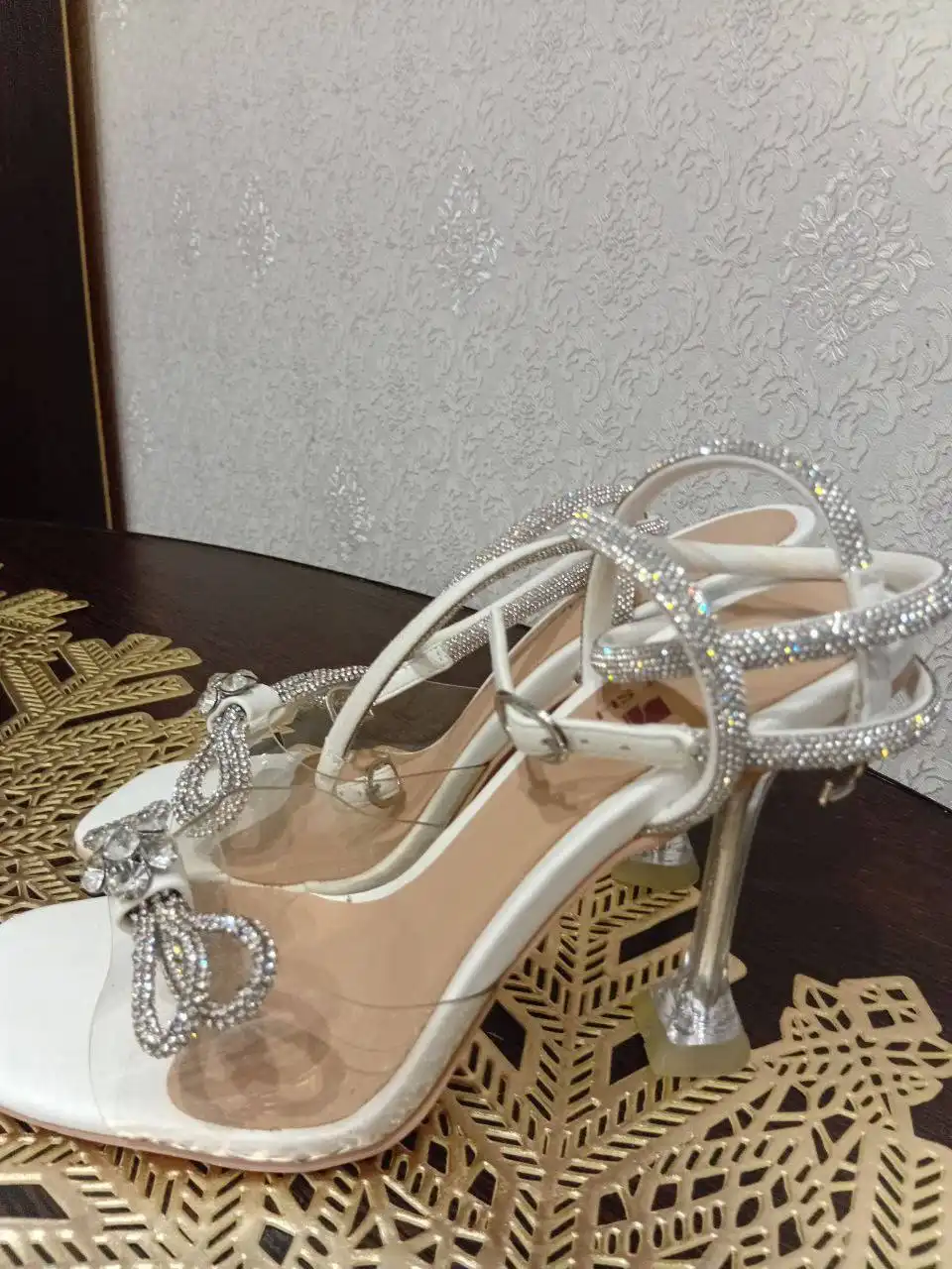 Продам босоножки на каблуке в отличном состоянии - Обувь (Одежда) в Краснодар