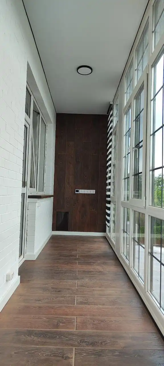 Услуги по остеклению, утеплению и отделке балконов и лоджий - Услуги в Краснодар