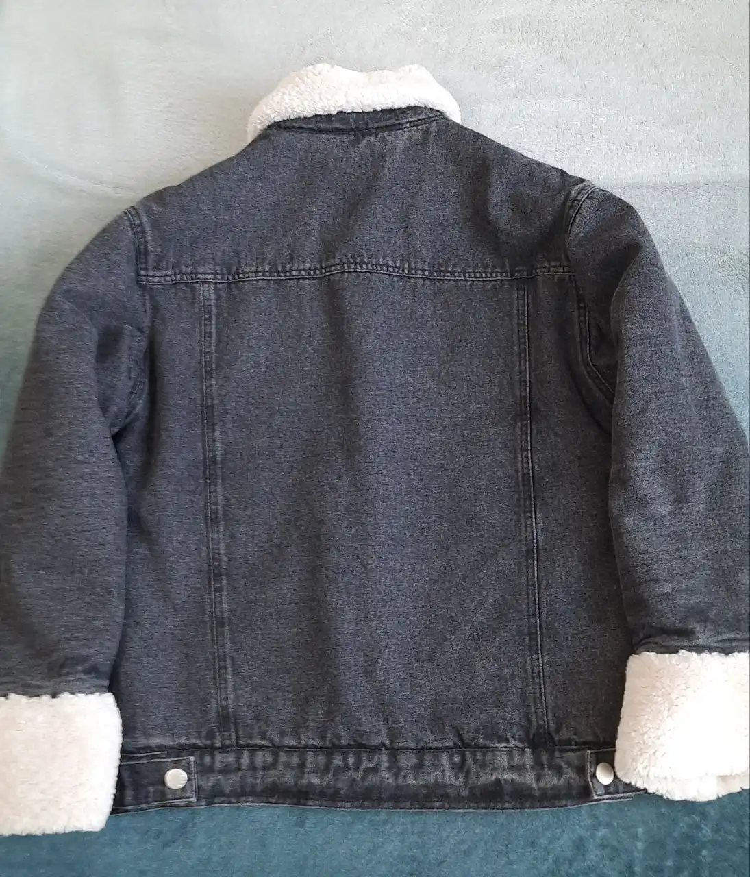 Джинсовая куртка на овчине размер 44-46 - Верхняя одежда (Одежда) в Краснодар
