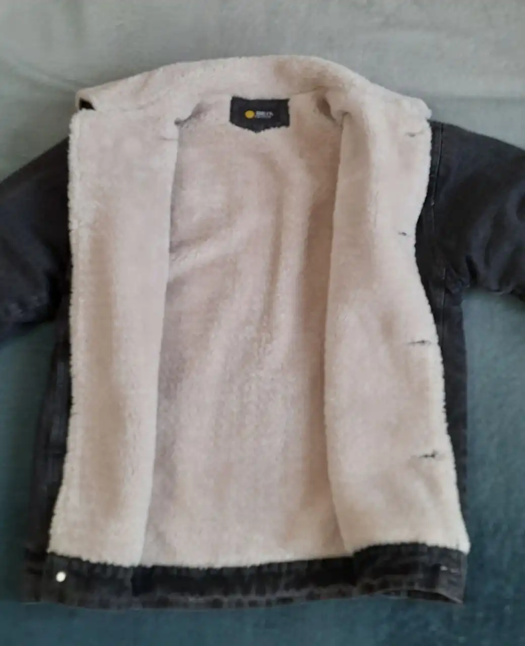 Джинсовая куртка на овчине размер 44-46 - Верхняя одежда (Одежда) в Краснодар
