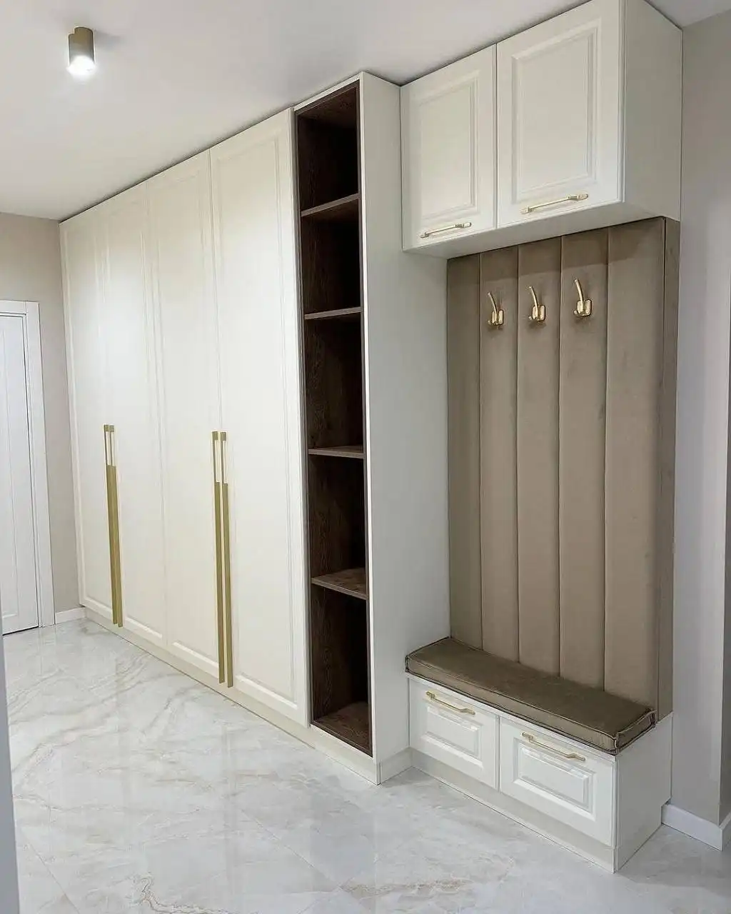 Шикарная прихожая зона от салона мебели ЛИС - Мебель (Для дома и дачи) в Краснодар