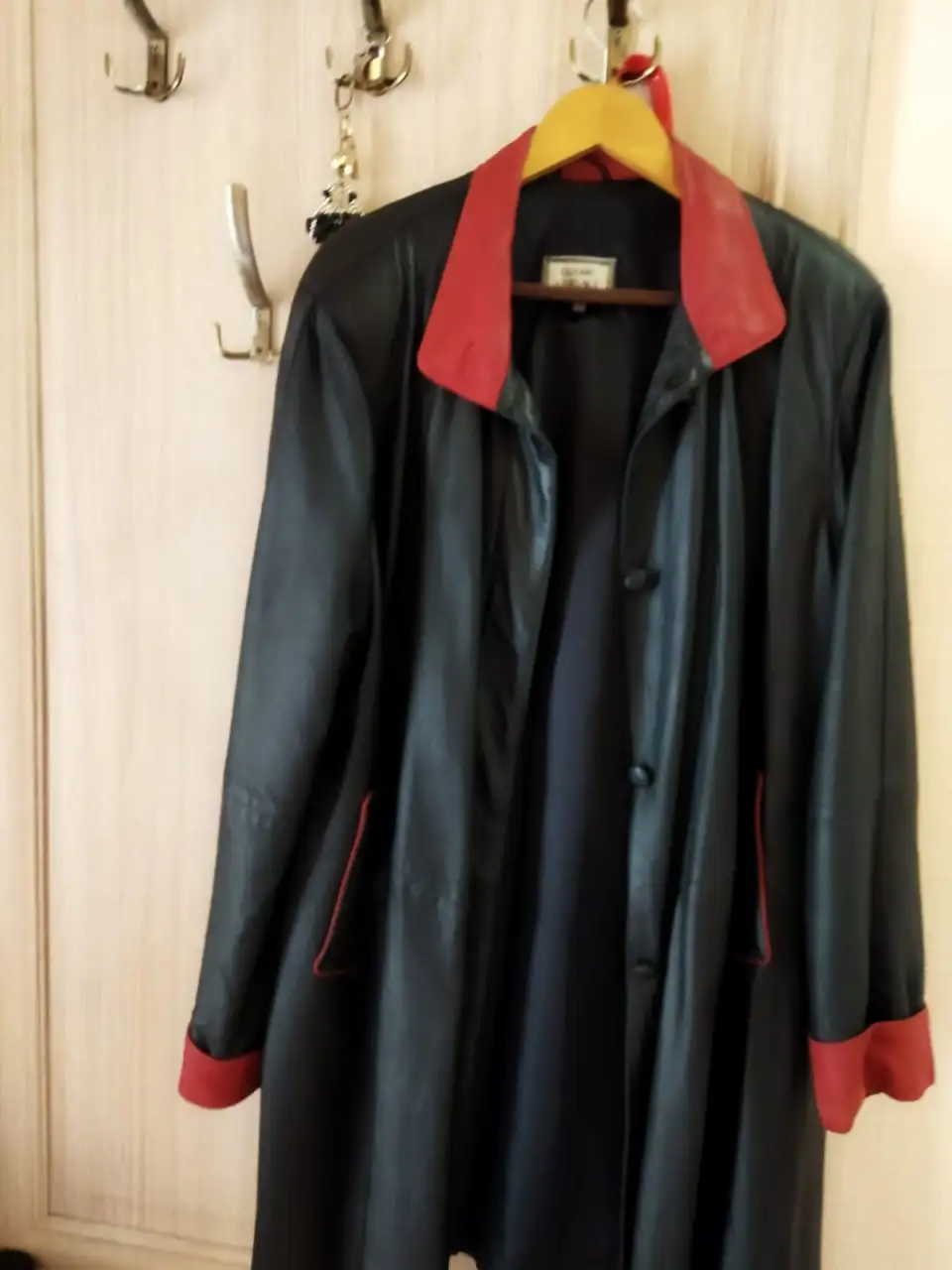 Женский кожаный плащ GIANNI VERSACE - Верхняя одежда (Одежда) в Краснодар