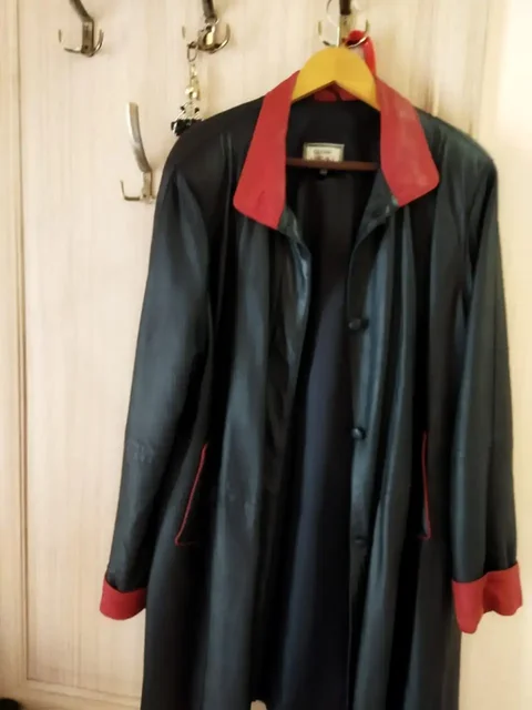 Женский кожаный плащ GIANNI VERSACE - Костюмы в Краснодар