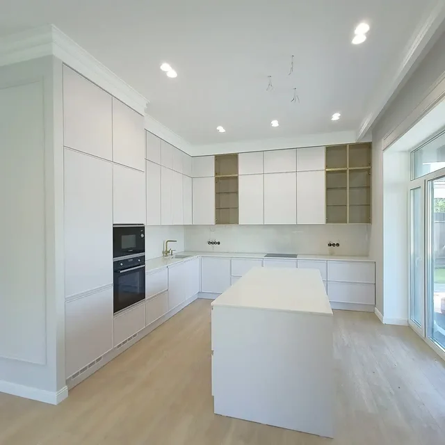 Фасады МДФ с покрытием эмаль и столешница из искусственного камня - Мангалы в Краснодар