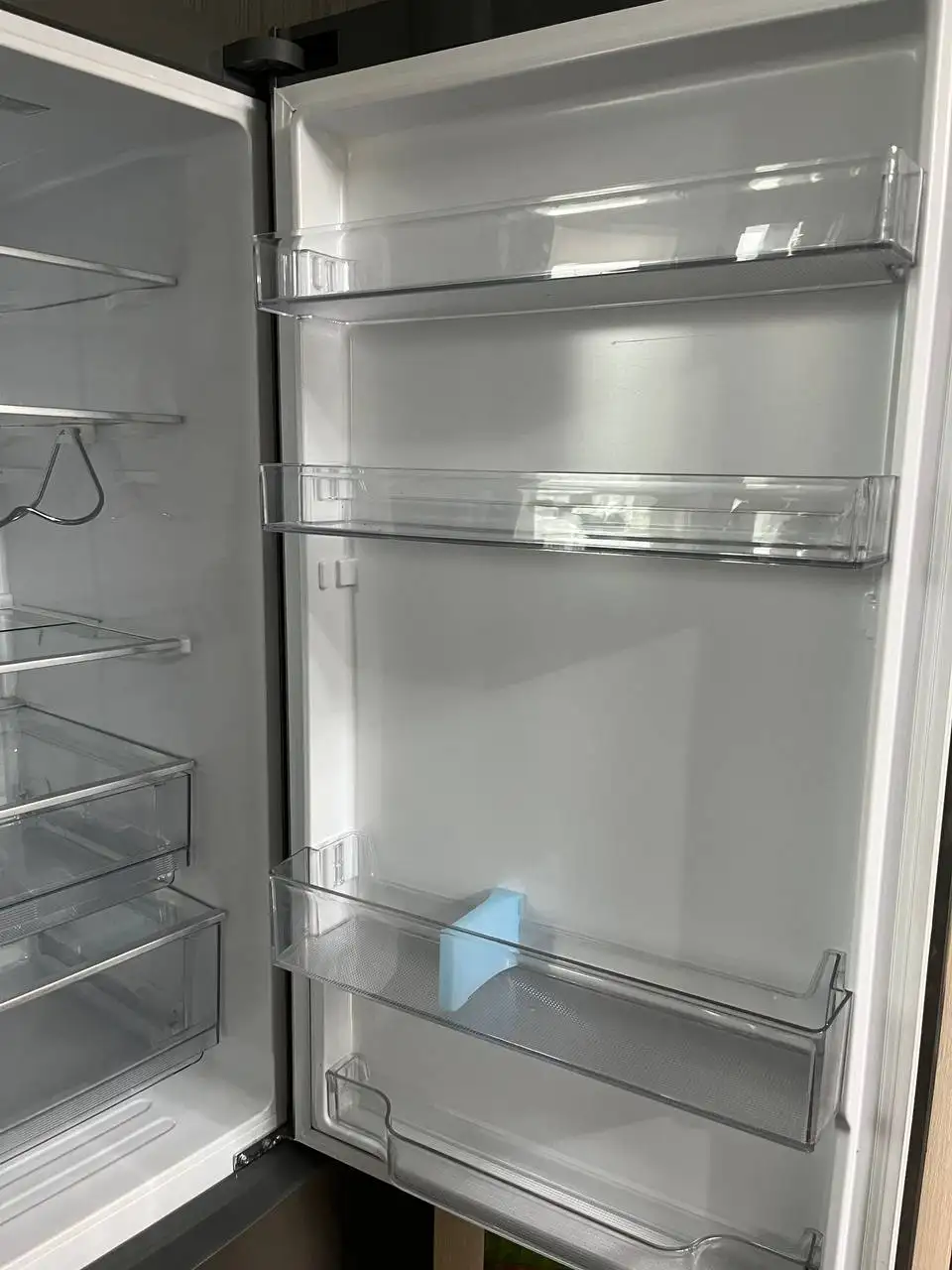 Продается холодильник Haier C2F636CFRG в отличном состоянии - Для дома и дачи в Краснодар