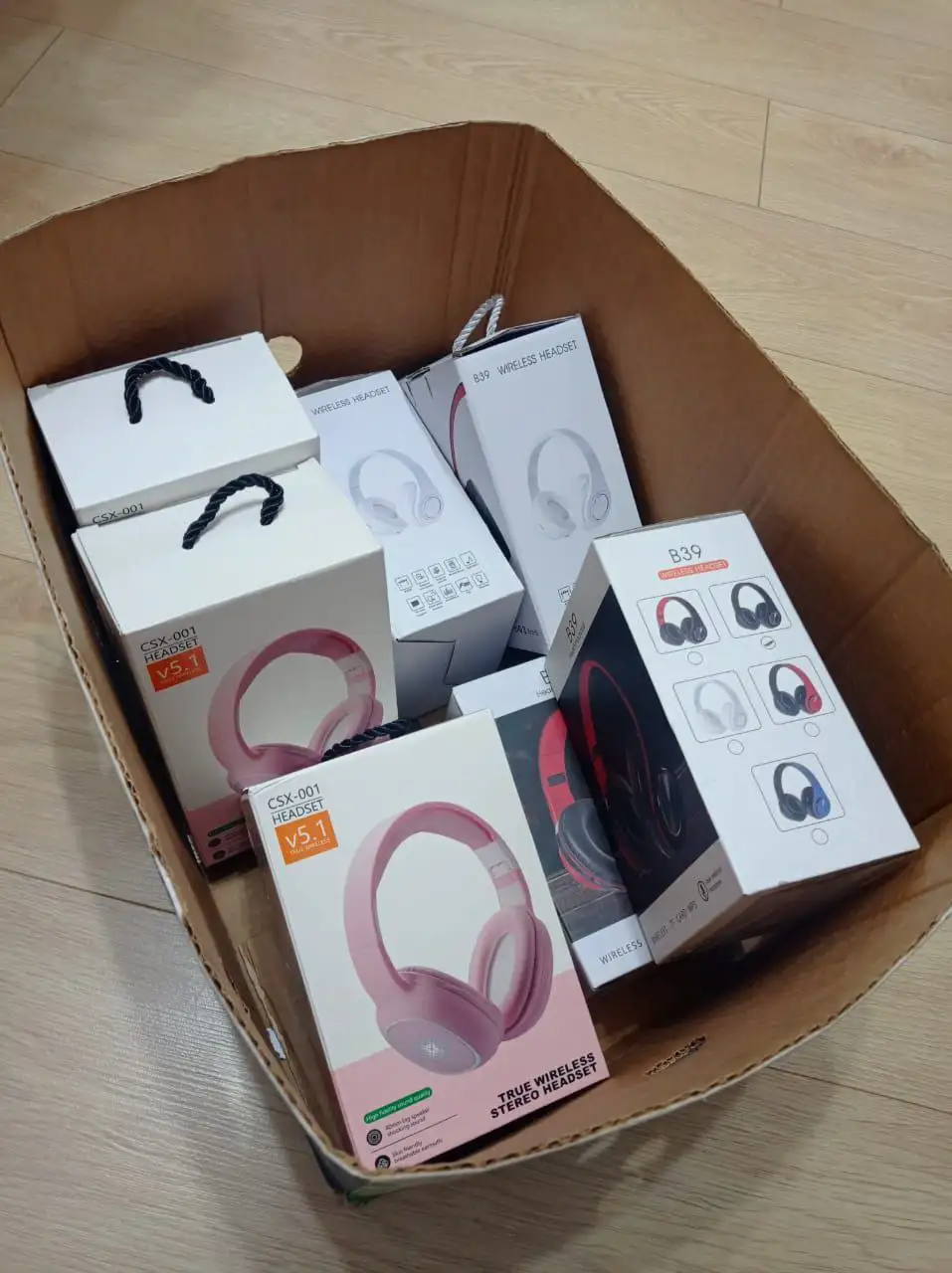 Продажа беспроводных наушников к 8 марта - Наушники (Электроника) в Краснодар