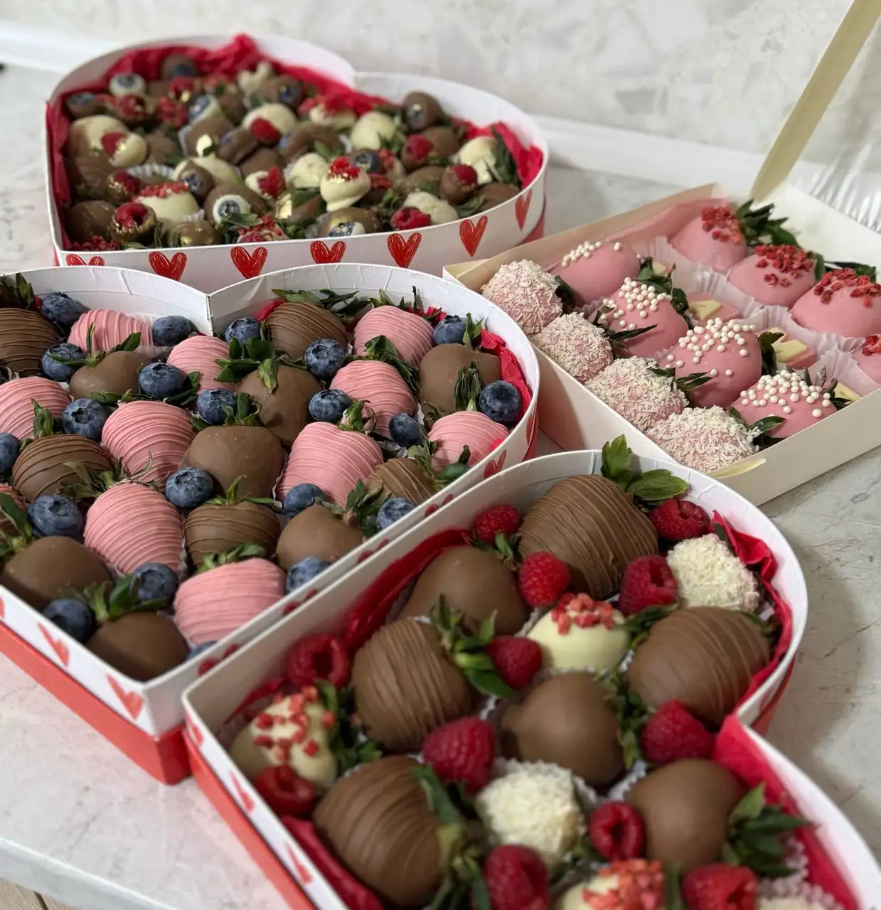 Клубника и малина в шоколаде к вечеру - Продукты питания (Барахолка) в Краснодар