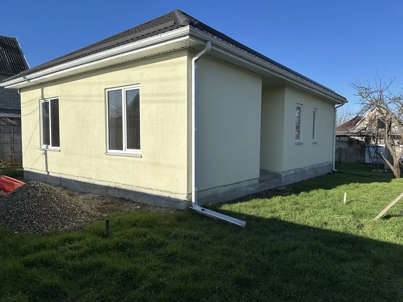 Продаётся уютный жилой дом в Краснодаре - Дома (Недвижимость) в Краснодар