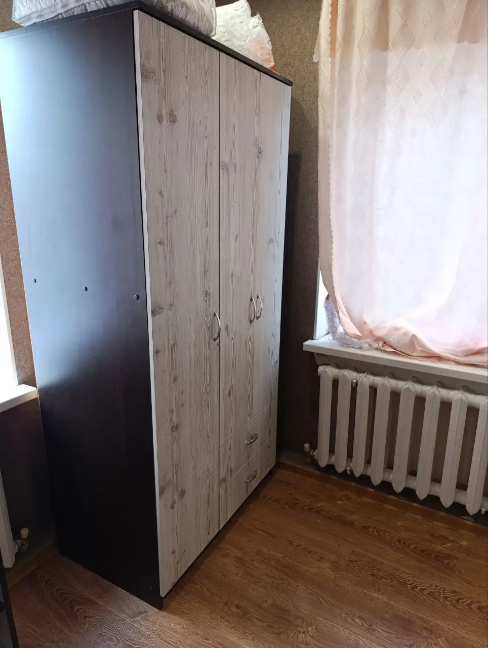 Продажа шкафа венге-сосна - Для дома и дачи в Краснодар