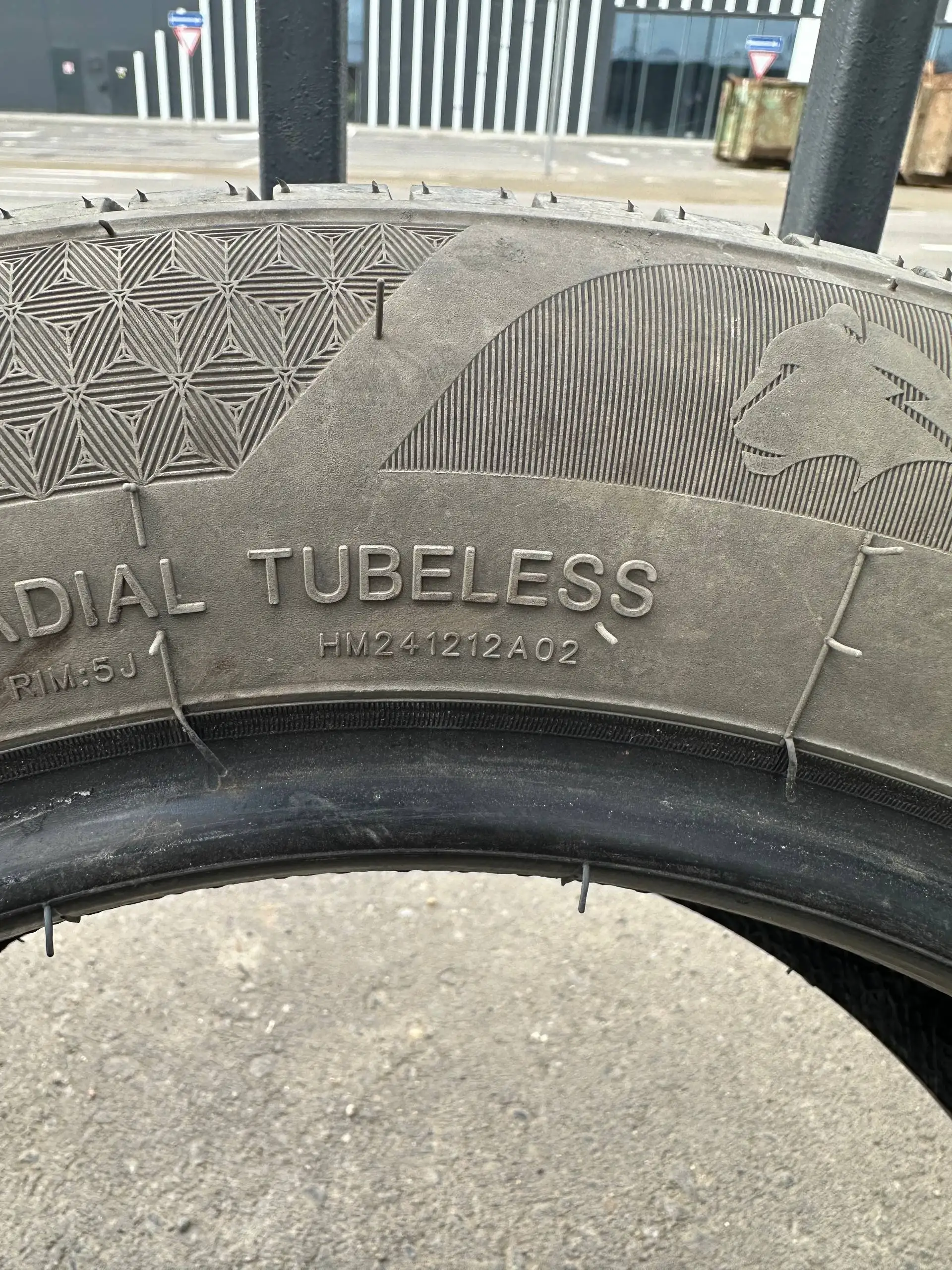 Продажа резины R14 24 года выпуска - Шины и диски (Авто) в Краснодар