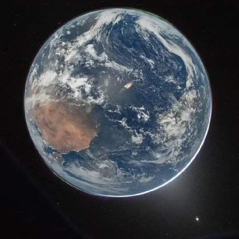 Фотография Земли с корабля Orion - Спортивные товары в Краснодар