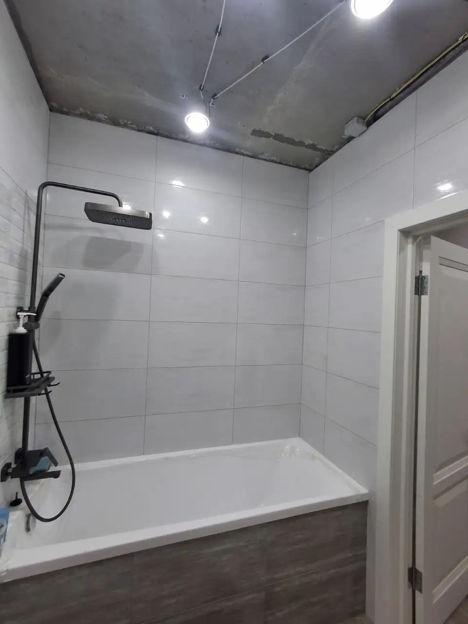 Капитальный и частичный ремонт помещений с заменой электропроводки под ключ - Ремонт и строительство (Услуги) в Краснодар