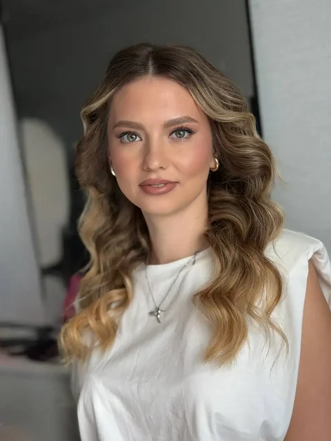 Срочный профессиональный макияж и причёска с выездом - Работа в Краснодар