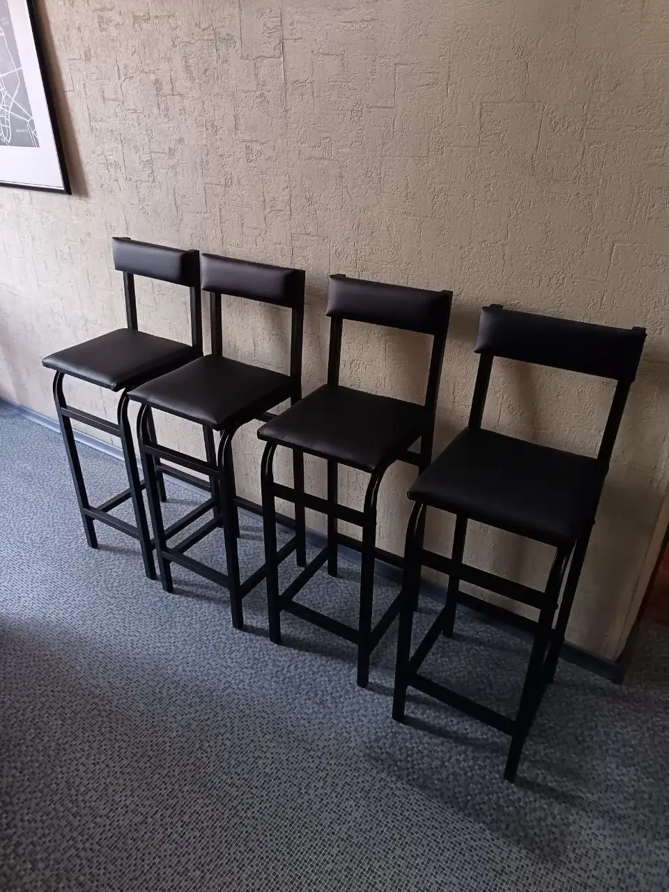 Продажа четырех новых барных стульев в Краснодаре - Мебель (Для дома и дачи) в Краснодар