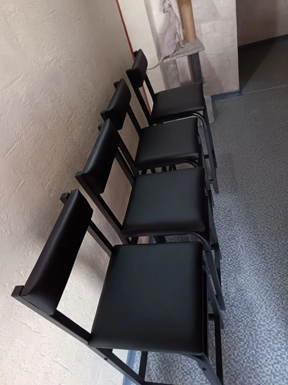 Продажа четырех новых барных стульев в Краснодаре - Мебель (Для дома и дачи) в Краснодар