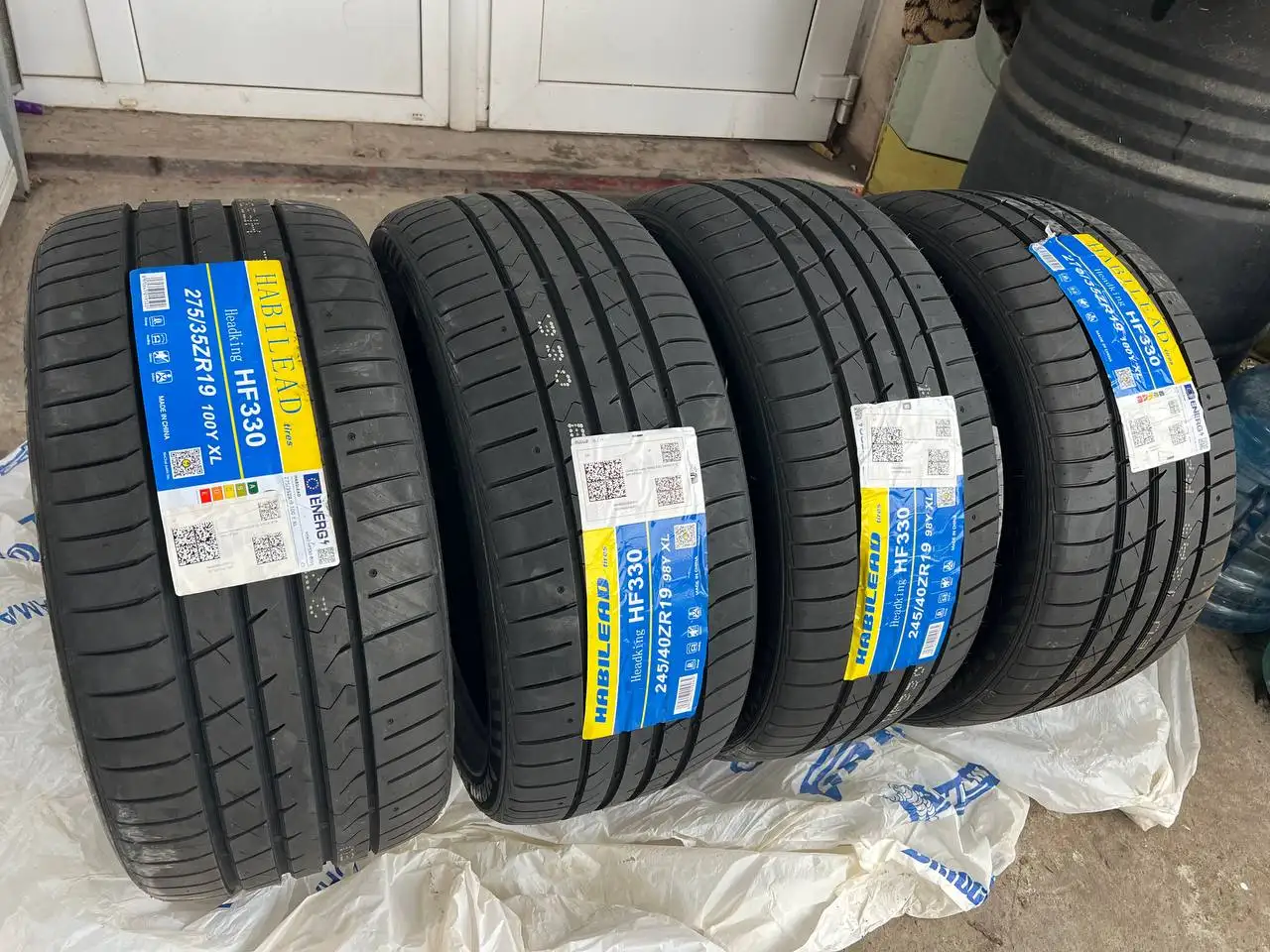 Продам комплект премиальной новой резины 275/35/19 и 245/40/19 - Шины и диски (Авто) в Краснодар