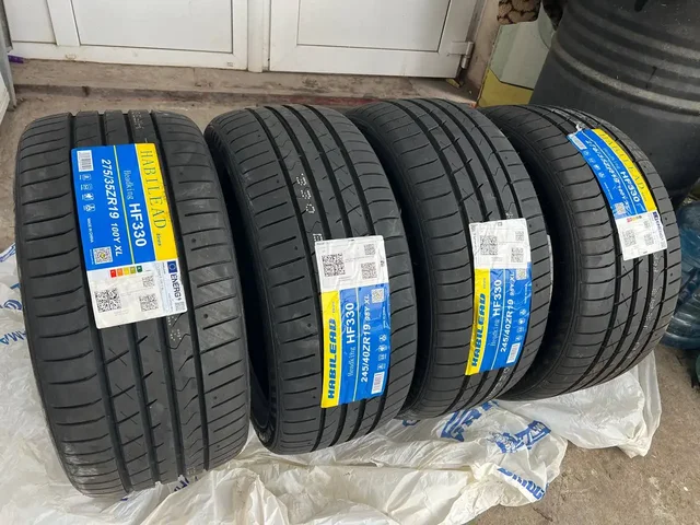 Продам комплект премиальной новой резины 275/35/19 и 245/40/19 - Автодома, прицепы в Краснодар