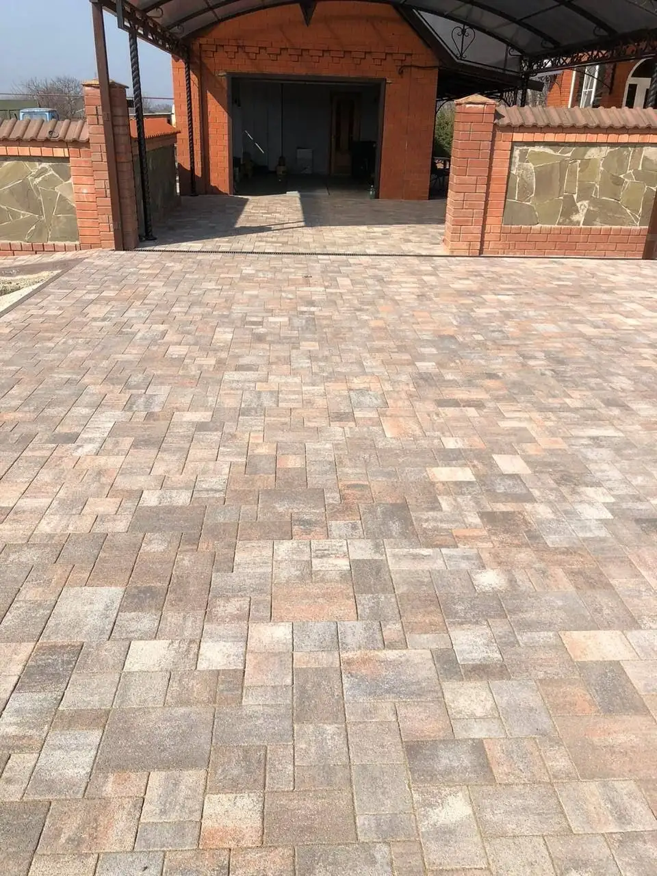 Продажа и укладка тротуарной плитки - Ремонт и строительство (Услуги) в Краснодар