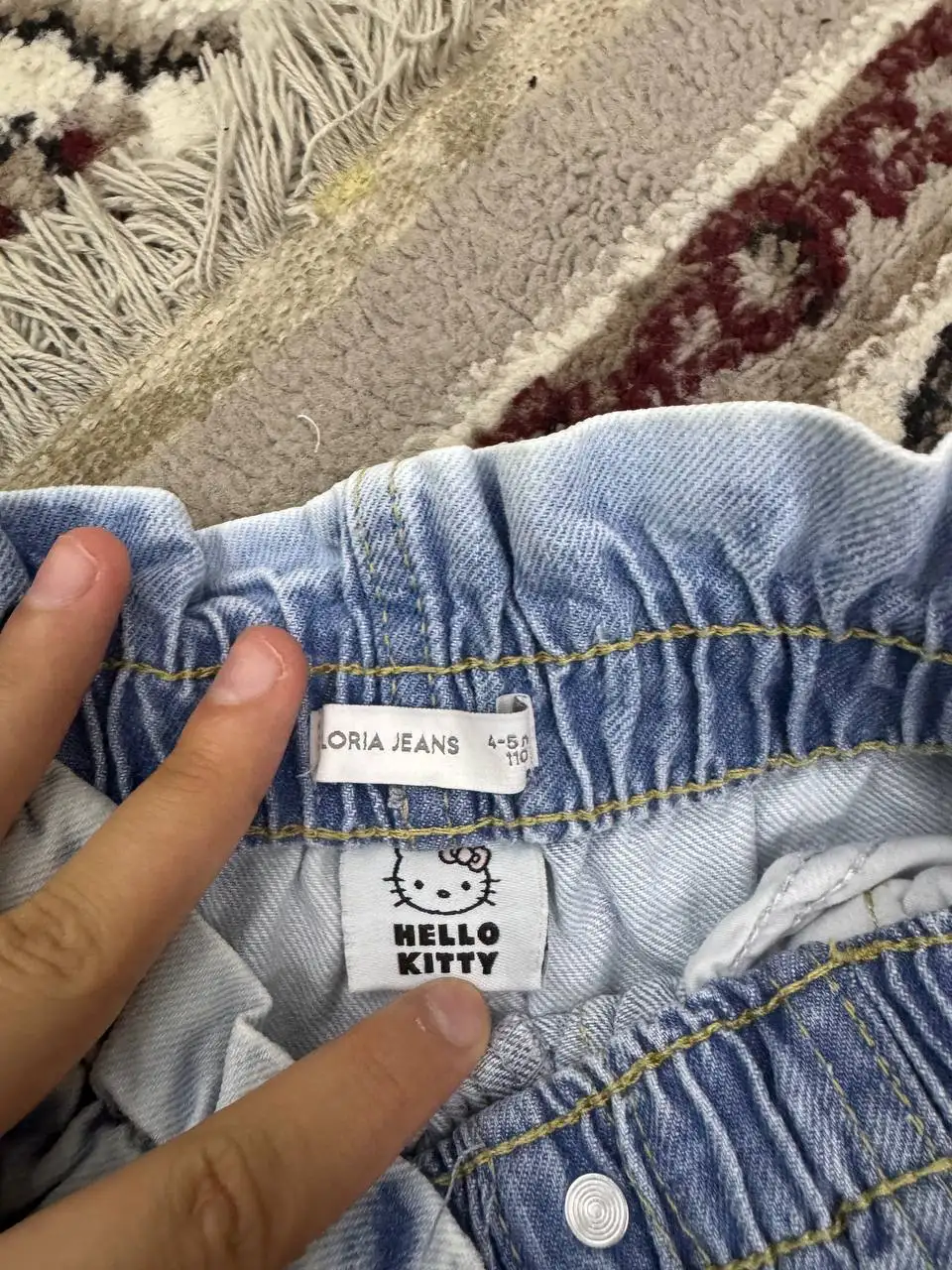 Новые джинсы Hello Kitty - Джинсы (Одежда) в Краснодар