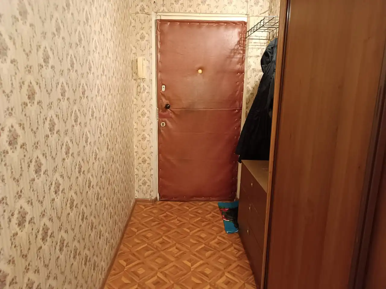 Сдам двухкомнатную просторную ленинградку