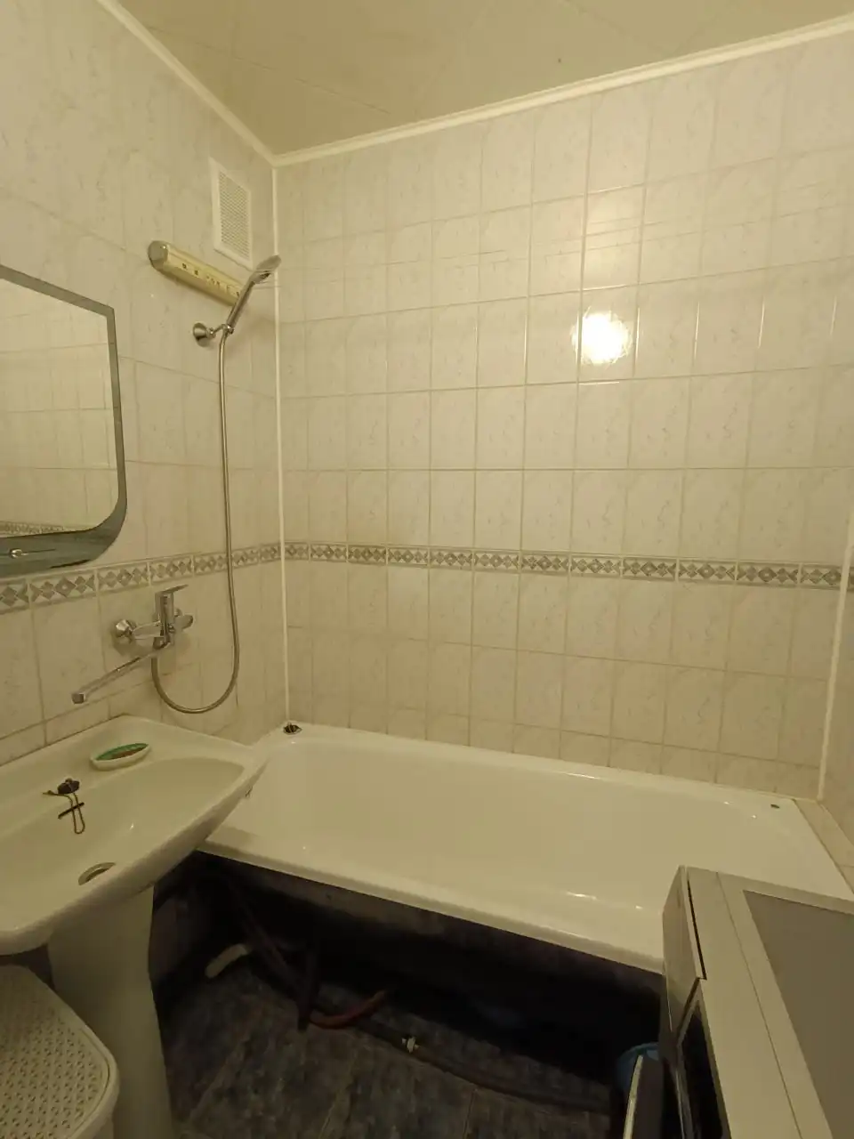 Сдам двухкомнатную ленинградку в Ново-Савиновском районе