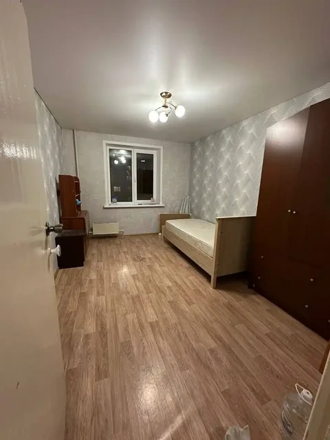 Соседка в трёхкомнатную квартиру на ул. Маршала Чуйкова - частное объявление в Казань