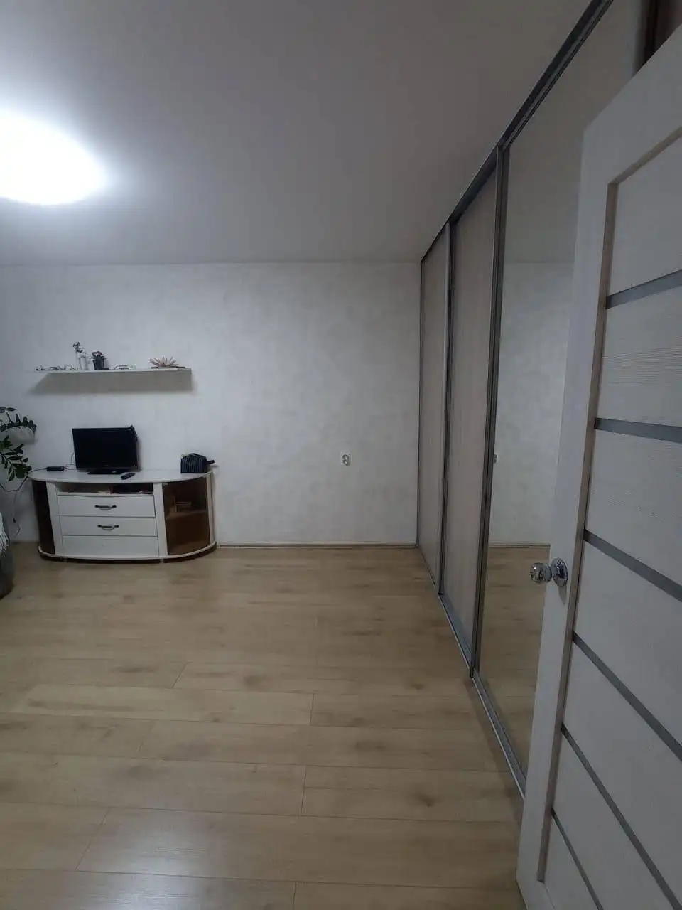 Соседка в однокомнатную квартиру в Приволжском районе