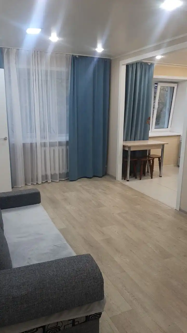 Сдается двухкомнатная хрущевка на ул. Павлюхина