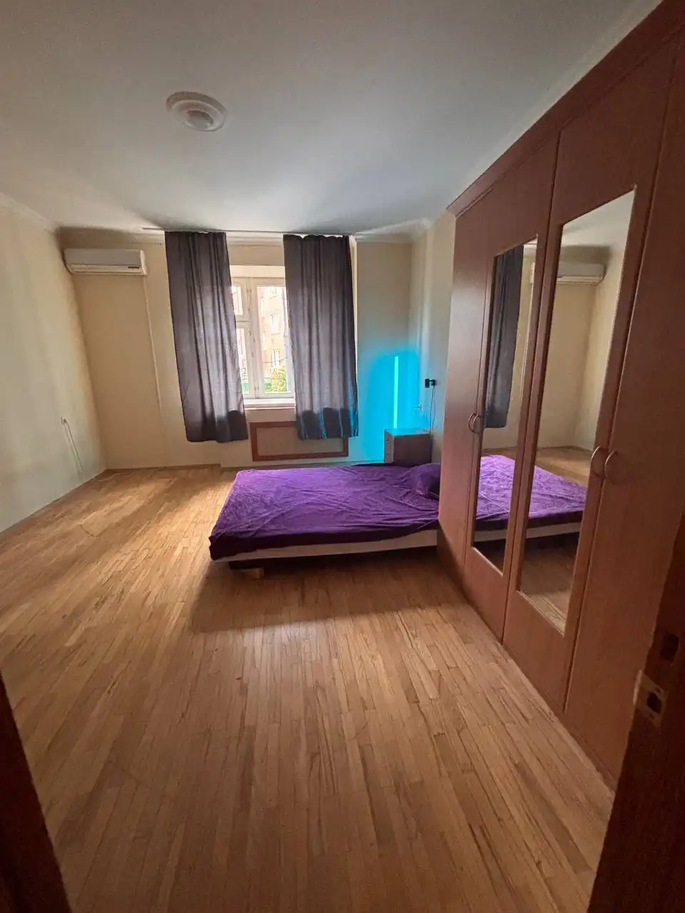 Сдам комнату в трёхкомнатной квартире в центре Казани