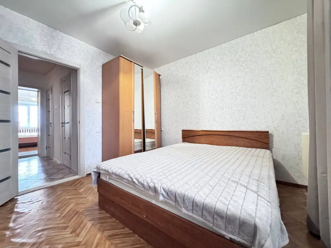 Сдается трехкомнатная квартира в Научном Городке Казани