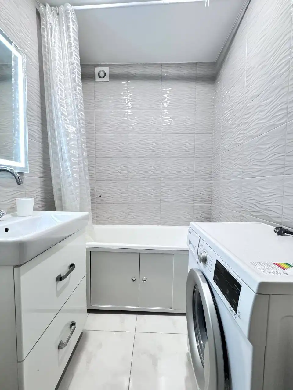 Аренда трехкомнатной квартиры в Научном городке Казани