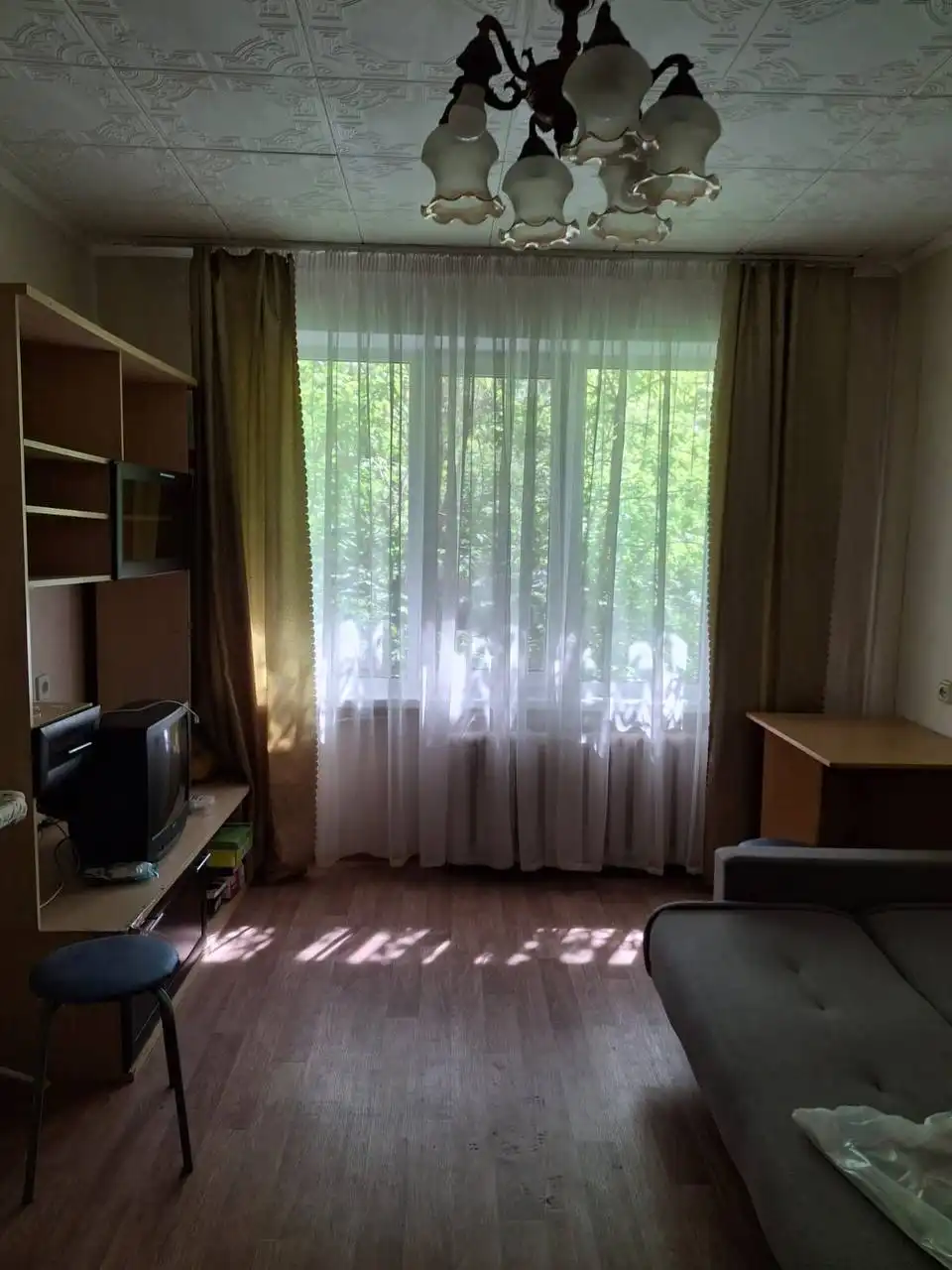 Сдаю смежную комнату женщине в двухкомнатной квартире