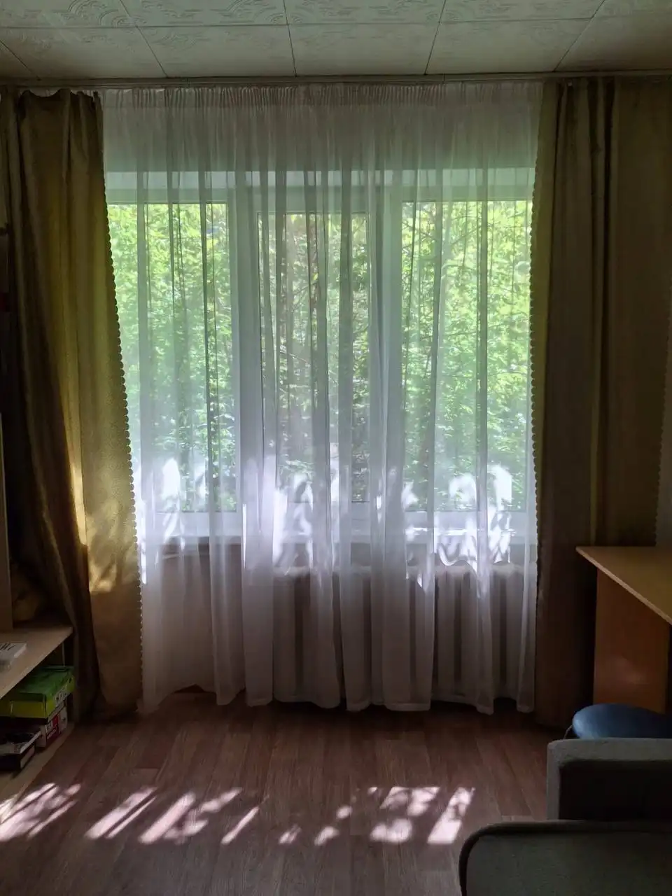 Сдаю смежную комнату женщине в двухкомнатной квартире