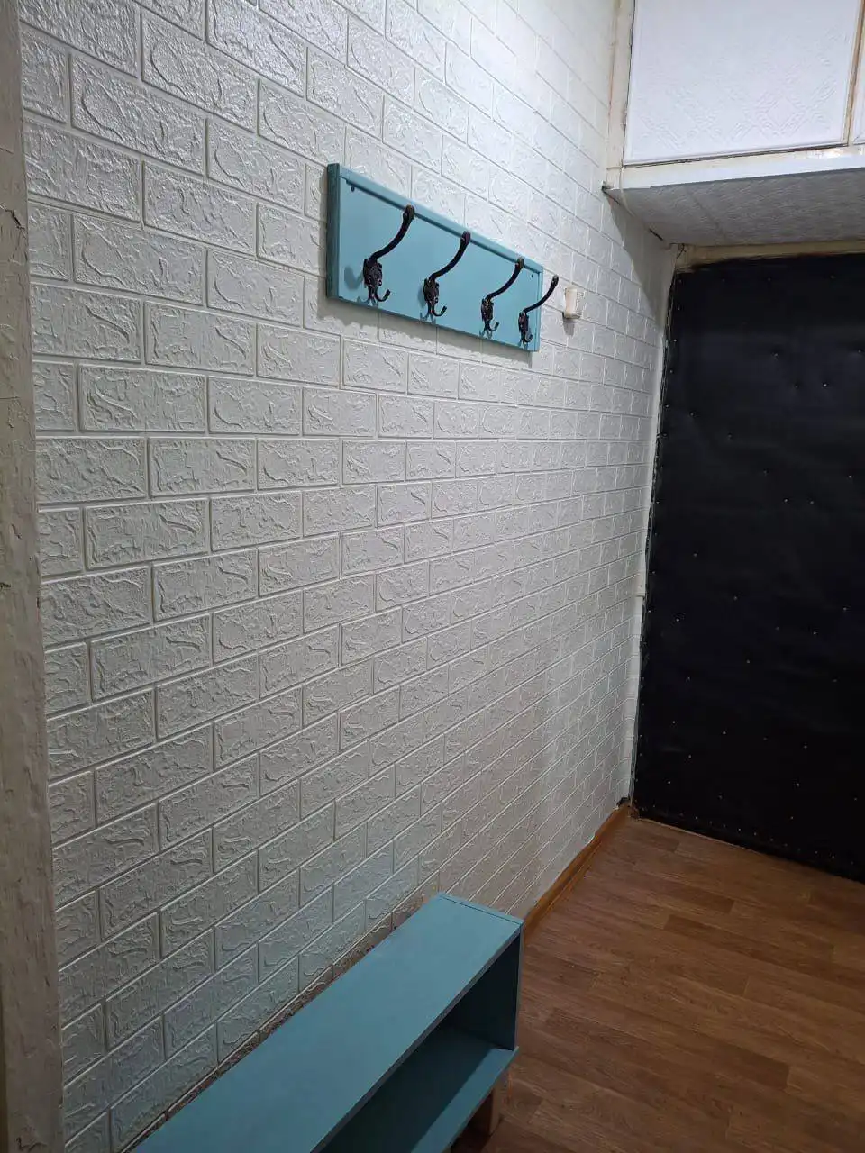 Сдаю смежную комнату женщине в двухкомнатной квартире